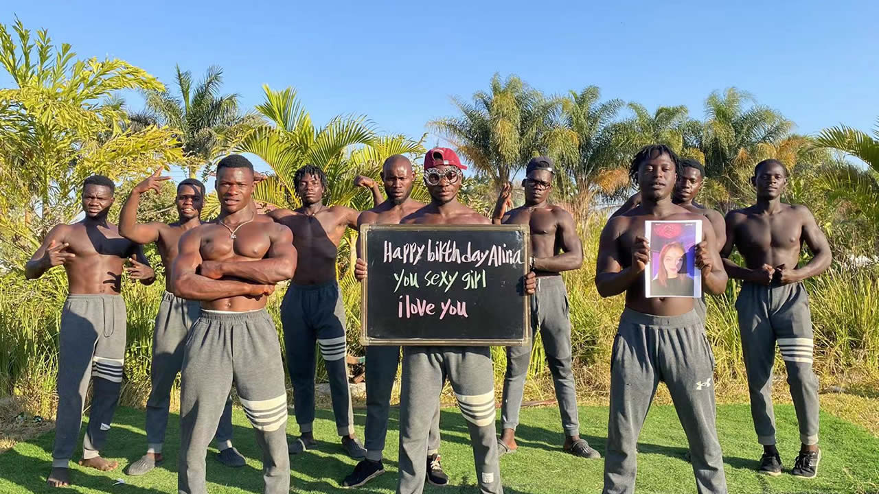 Alles Gute zum Geburtstag Videobotschaft - Afrikanisches Armee Team