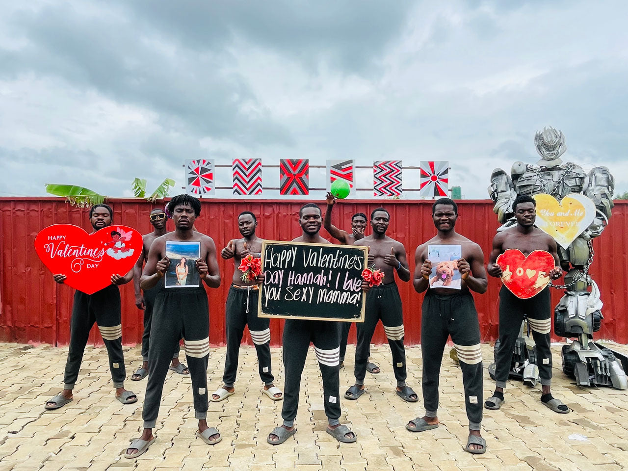 Alles Gute zum Geburtstag Videobotschaft - Afrikanisches Armee Team